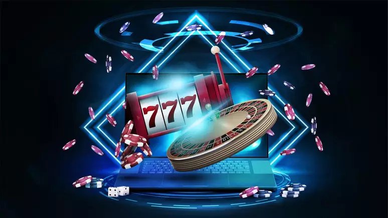 Various symbol combinations and special features in Lucky Fortune slot game